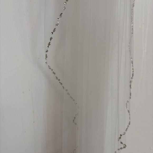 Veil - Picture 2 of 4